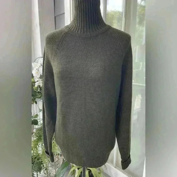 Saint Michaels turtleneck sweater 100% wool made in Britain European size 38-Med - Picture 1 of 7